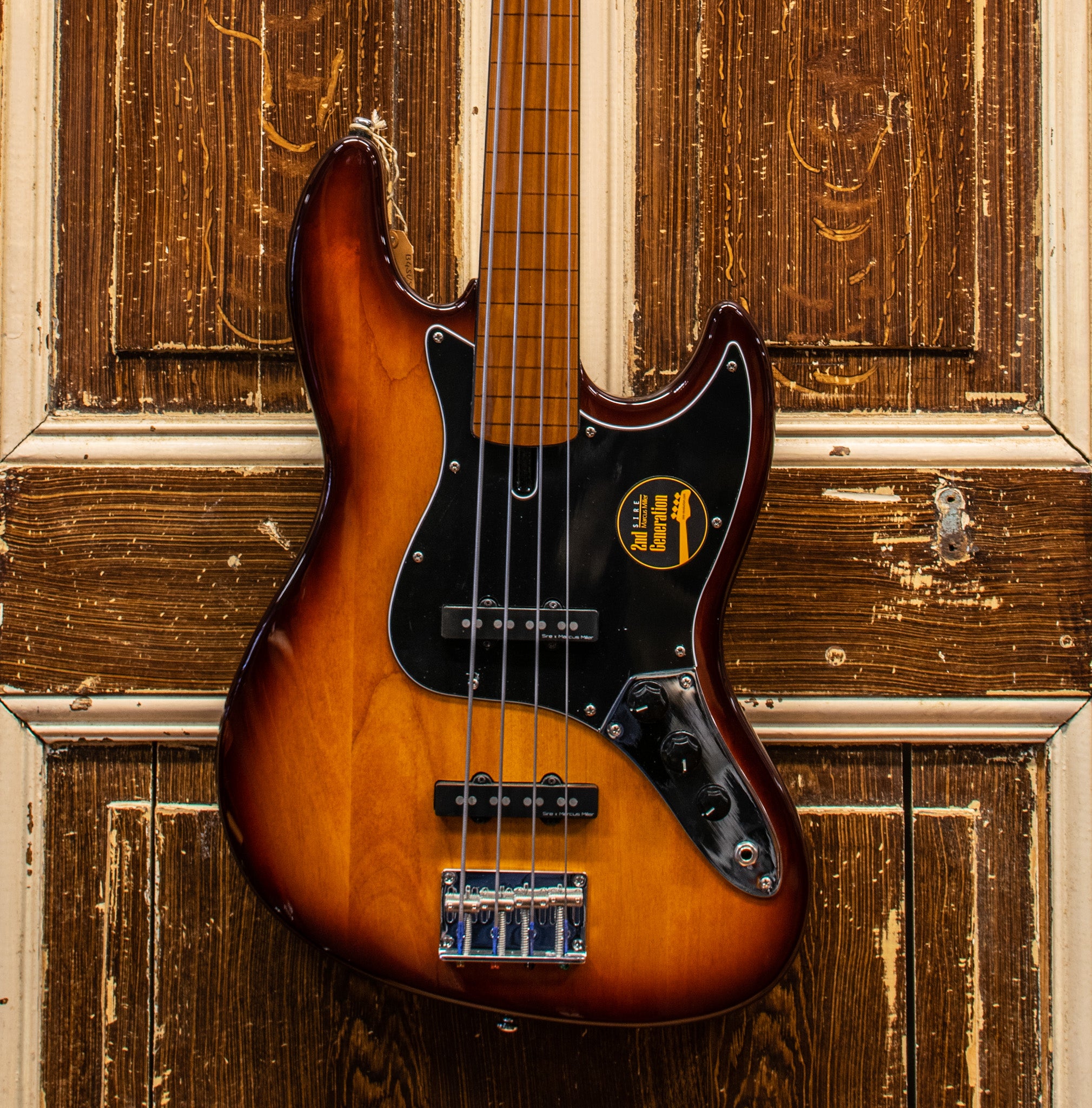 Sire Basses V5 A4F/TS Fretless Bass Tobacco Sunburst Basgitaar