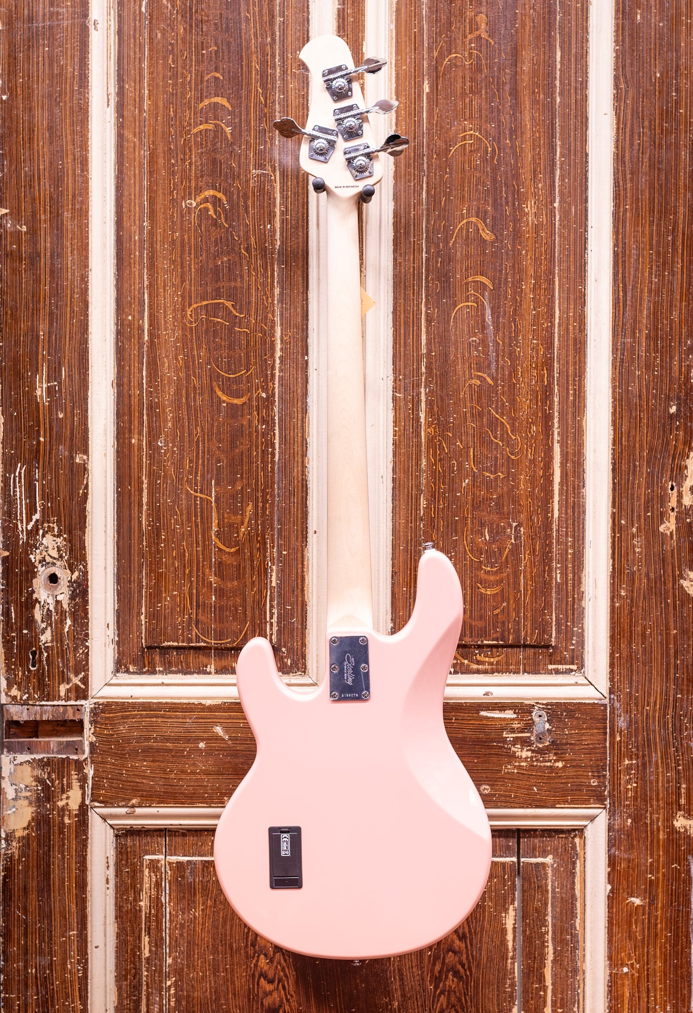 Sterling By Music Man S.U.B. StingRay Ray4-PBP-J1 Pueblo Pink Basgitaar