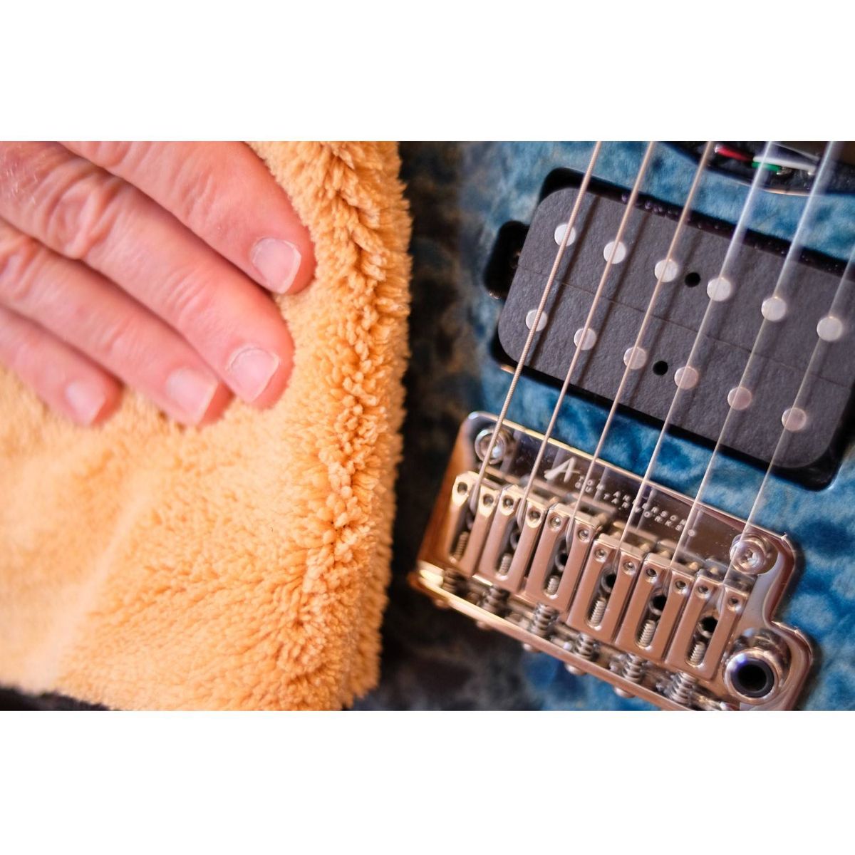 MusicNomad 2 'N 1 Beyond Plush Players Cloth MN241